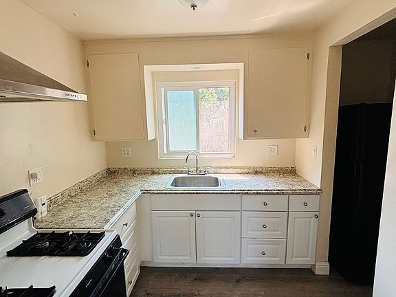 3rd image of 1229 Sandra Dr #2