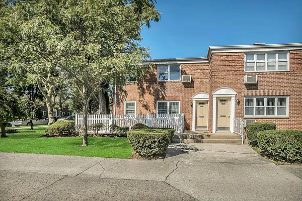 Sold by Douglas Elliman | media 48