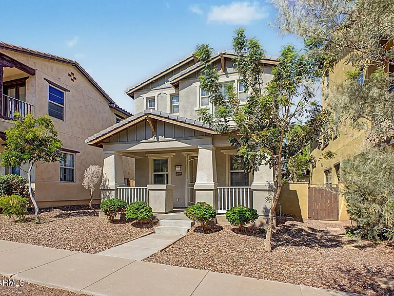 2879 N Claire Dr — Photo 3