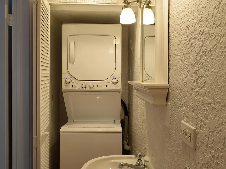 15 Madeira Ave #8 — Photo 17