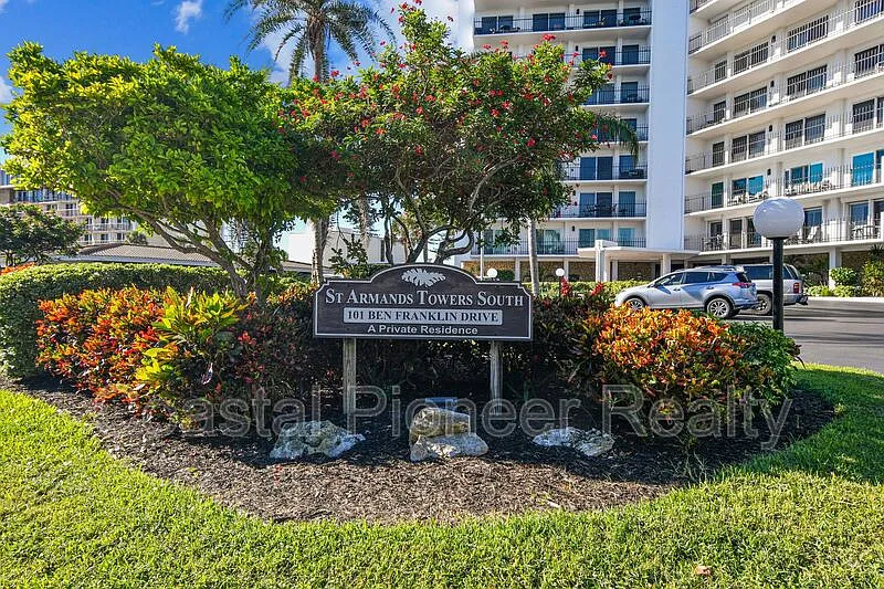 2 bed, 2.0 bath, 1275 sqft, $8,350 — Photo 4