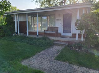 17354 Rougeway St, Livonia, MI 48152