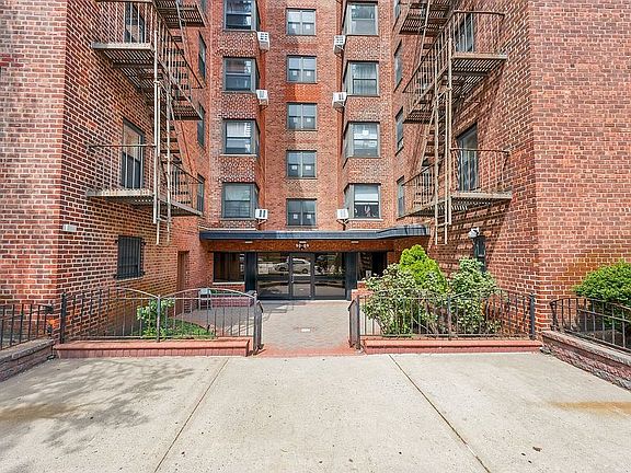 4th image of 90-09 Northern Blvd APT 302