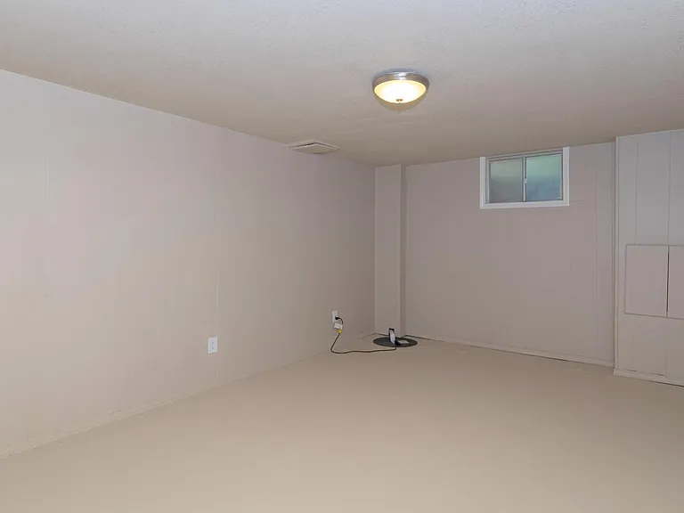 6700 NW Evelyn St — Photo 18