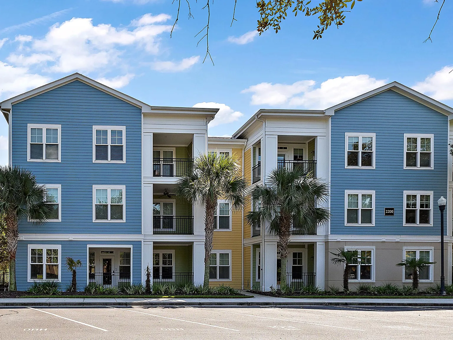 3 bed, 2.0 bath, 1512 sqft, $2,695 — Photo 1