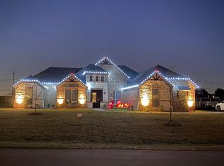 8231 Faithful Dr, Waxahachie, TX 75167