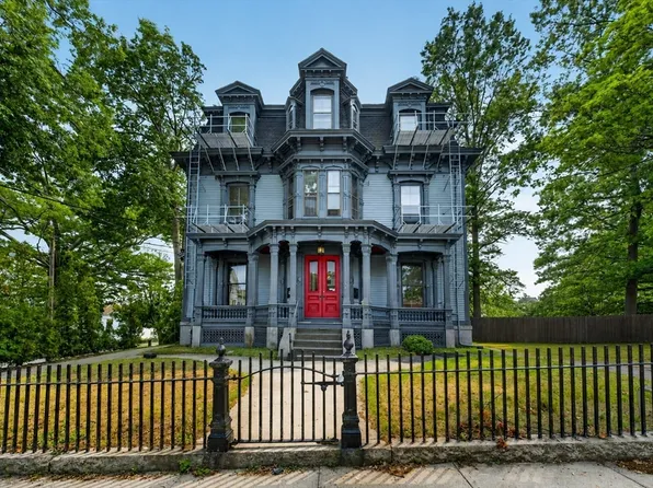 533 Locust St APT 4, Fall River, MA 02720
