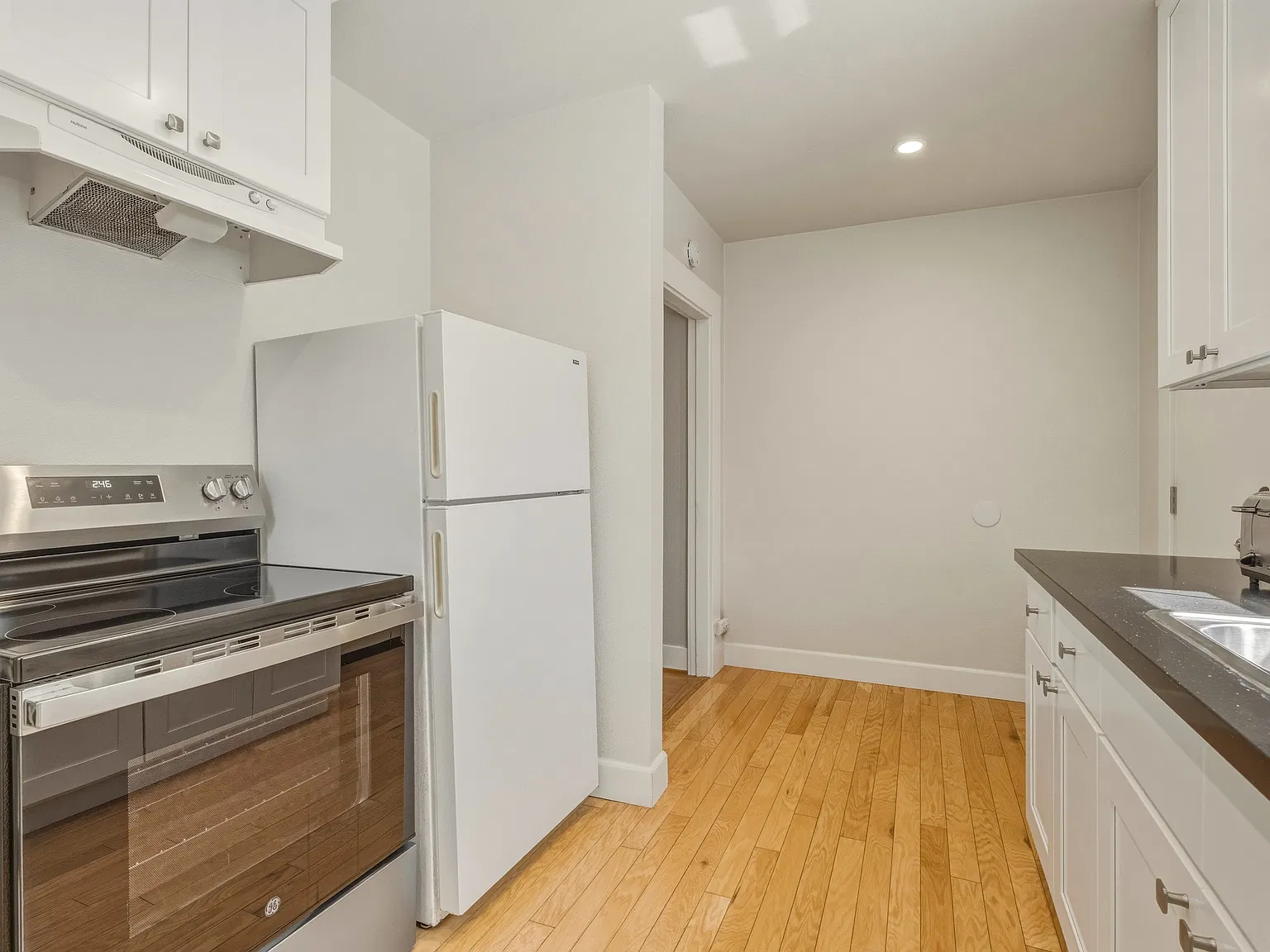 2529 Ellsworth St — Photo 3