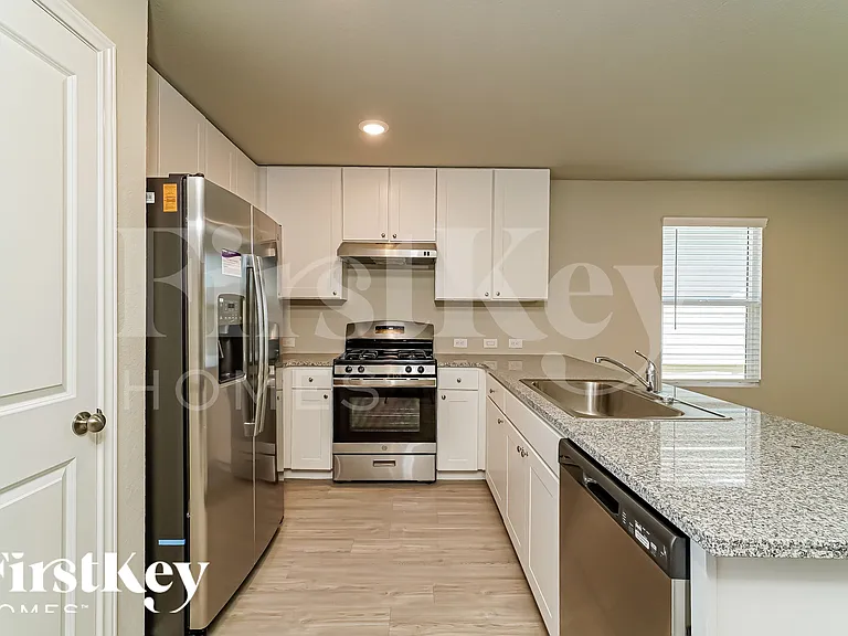 10707 Prusiner Dr — Photo 7