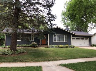 7205 Harvest Hill Rd, Madison, WI 53717