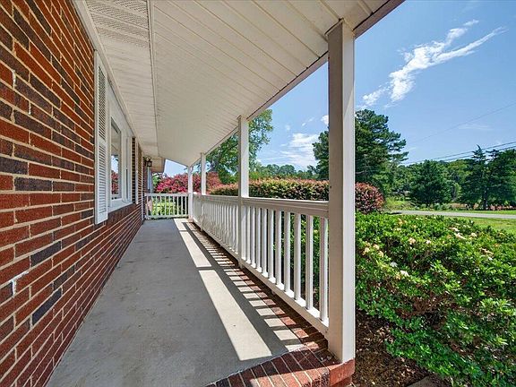 4th image of 245 Debra Dr