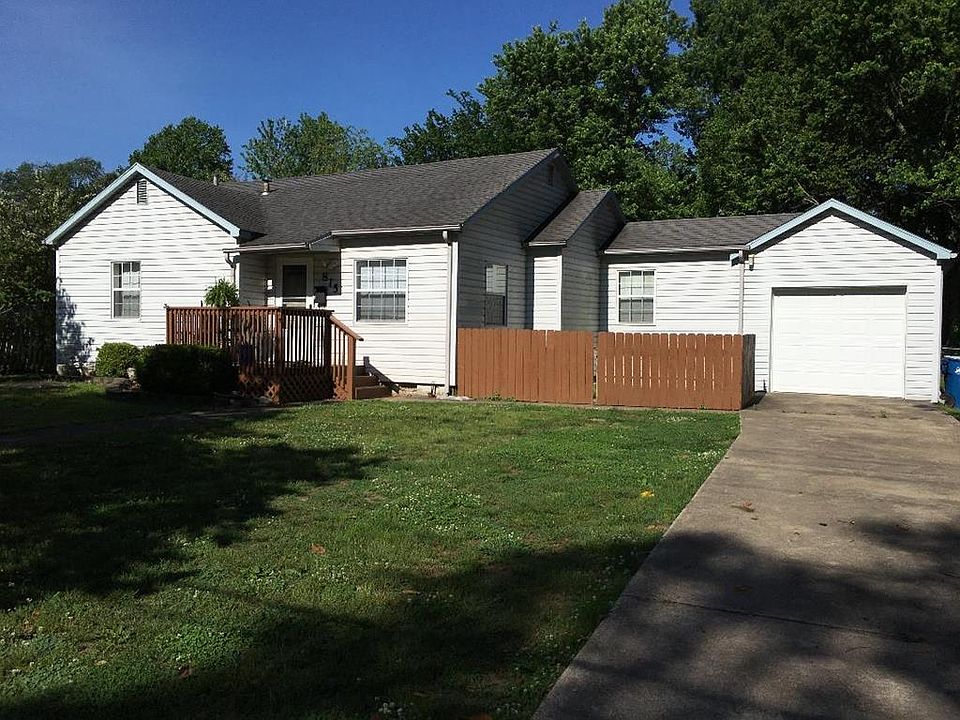 1st image of 815 NE A St