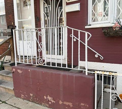 2nd image of 2032 Pierce St