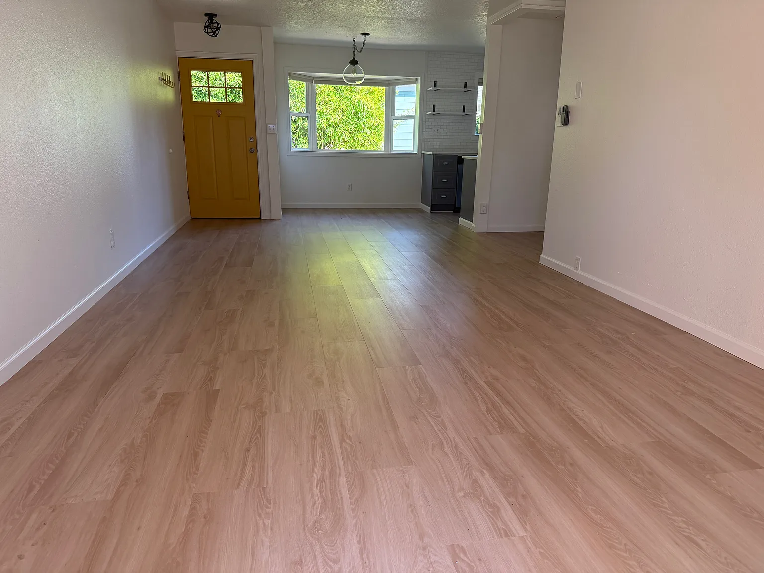 2 bed, 900 sqft, $2,500 — Photo 4
