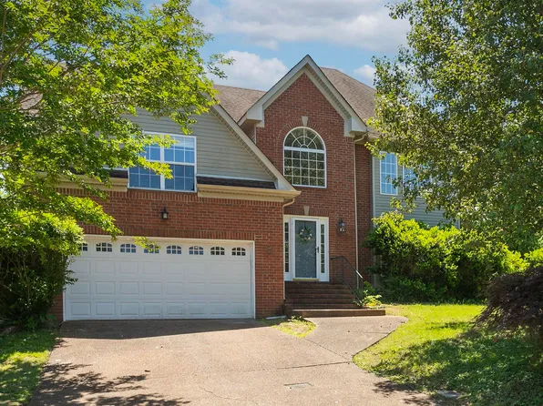 5001 Vineyard Point, Hermitage, TN 37076