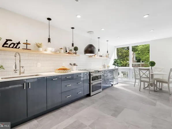 11575 Maple Ridge Rd, Reston, VA 20190