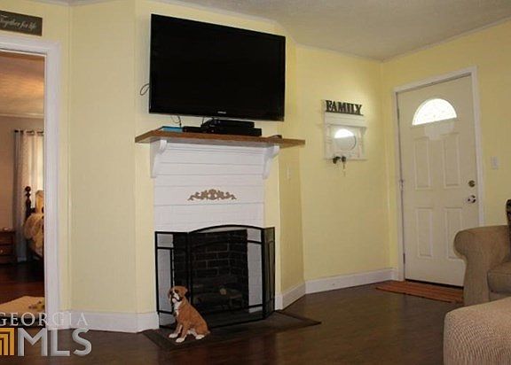 Great Room w/ Fireplace