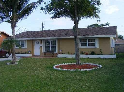 1st image of 4884 Pineaire Ln