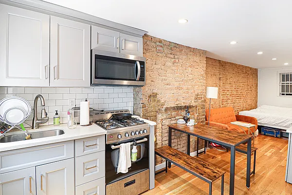 Rented by Avenues Real Estate | media 5
