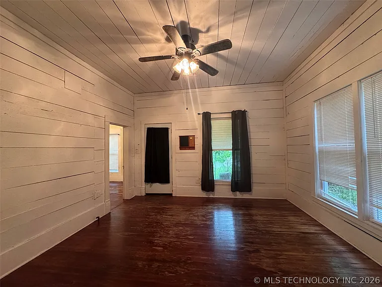 709 N 6th Ave — Photo 3