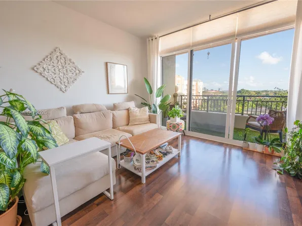 3232 SW 22nd St #607, Miami, FL 33145