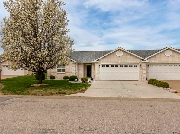 659 Lake Harbor Dr, Marion, IL 62959