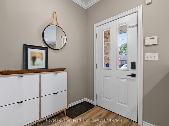 4th image of 16 Somerset St
