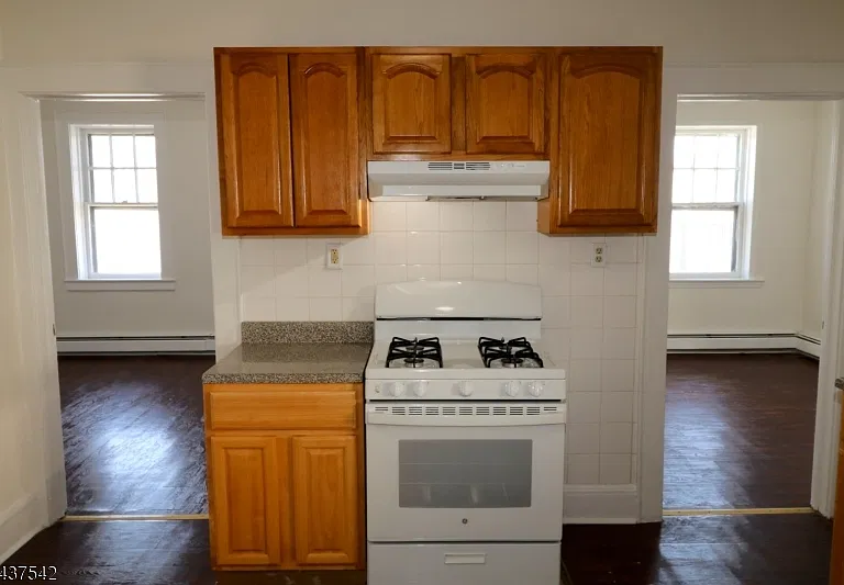 160-164 New York Ave #3 — Photo 7