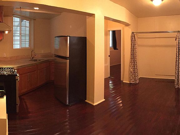 5th image of 1062 Page St #A