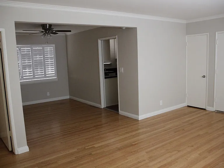 5501-05 Radford Ave — Photo 14