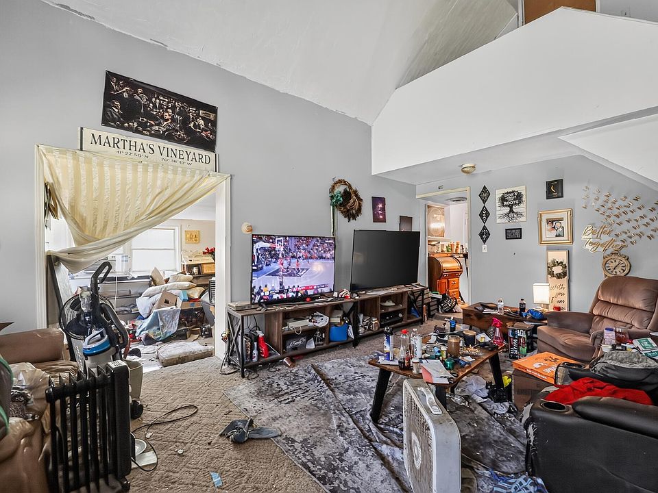 13th image of 3631 N Grand Jean