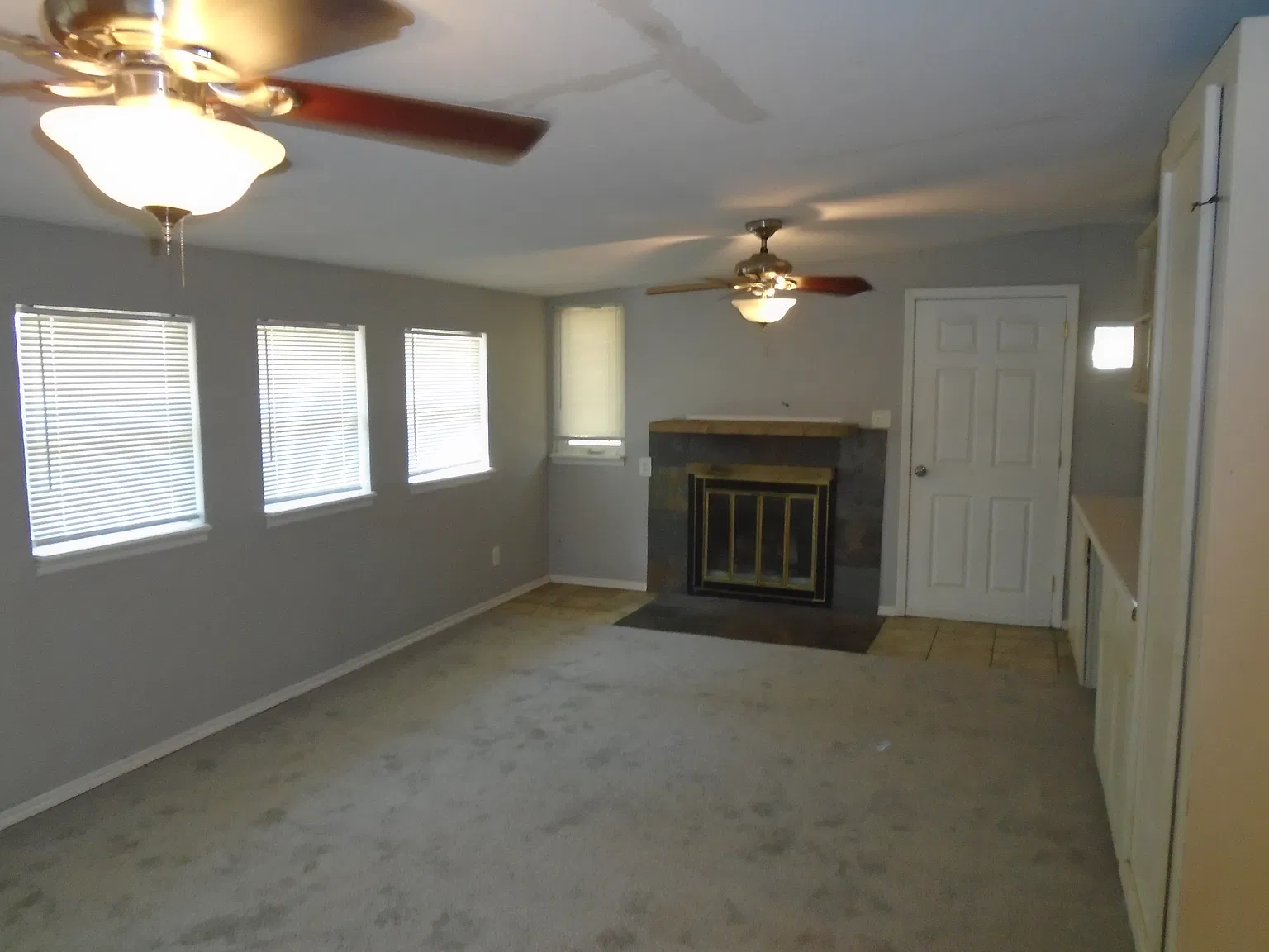 3 bed, 1311 sqft, $1,600 — Photo 2