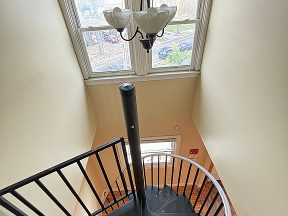 5th image of 303 Humboldt Pkwy #2