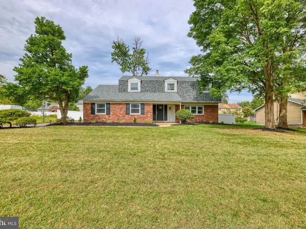 918 Edgewood Rd, Yardley, PA 19067