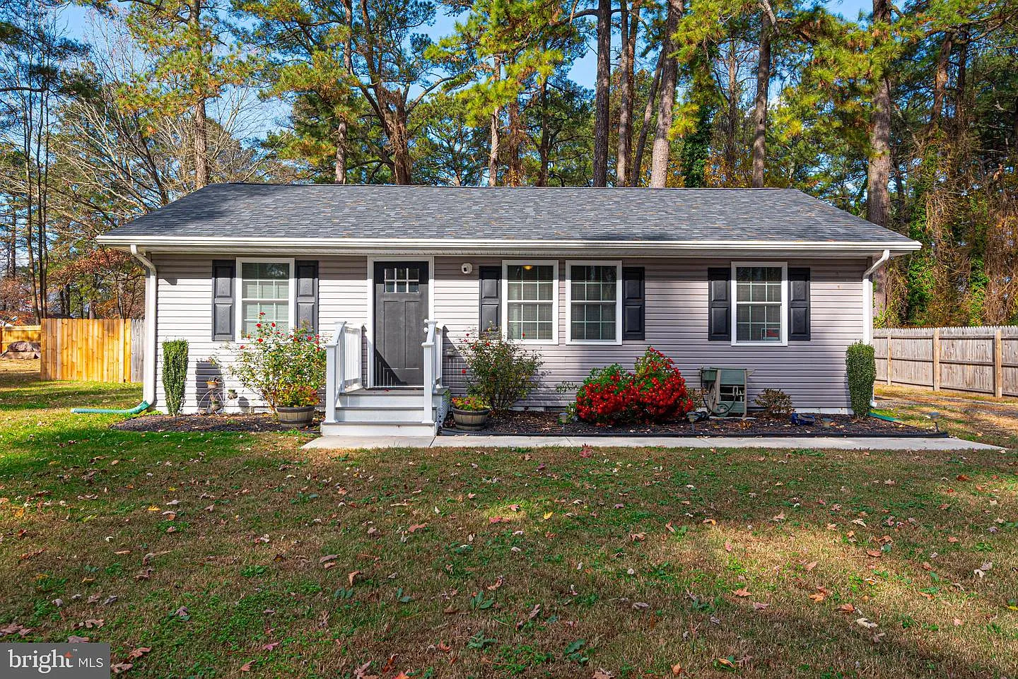 806 Mohawk Ave photo 1