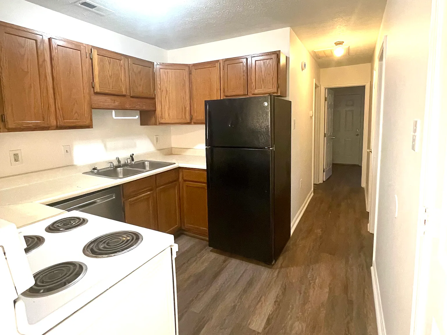 2 bed, 900 sqft, $950 — Photo 3