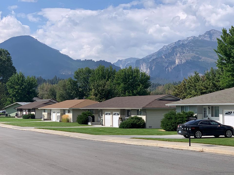 South side of the 26 unit complex that is located 5 minutes from the Marcus Daily Memorial Hospital.