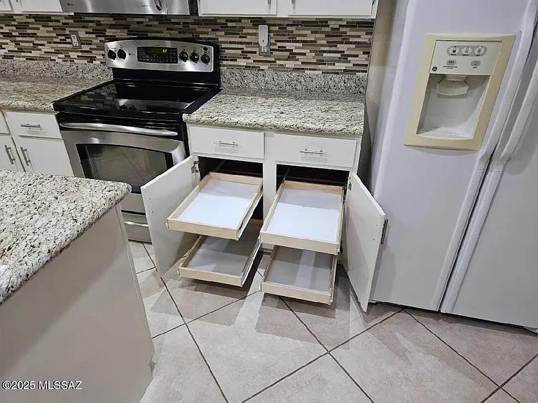 8021 N Padova Pl — Photo 6