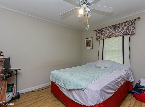 4th image of 110 W Woodlawn Dr