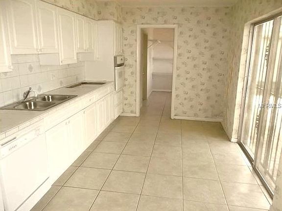 4th image of 4612 N Jamaica St