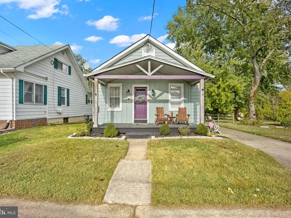 11 Holcomb Ln, New Castle, DE 19720