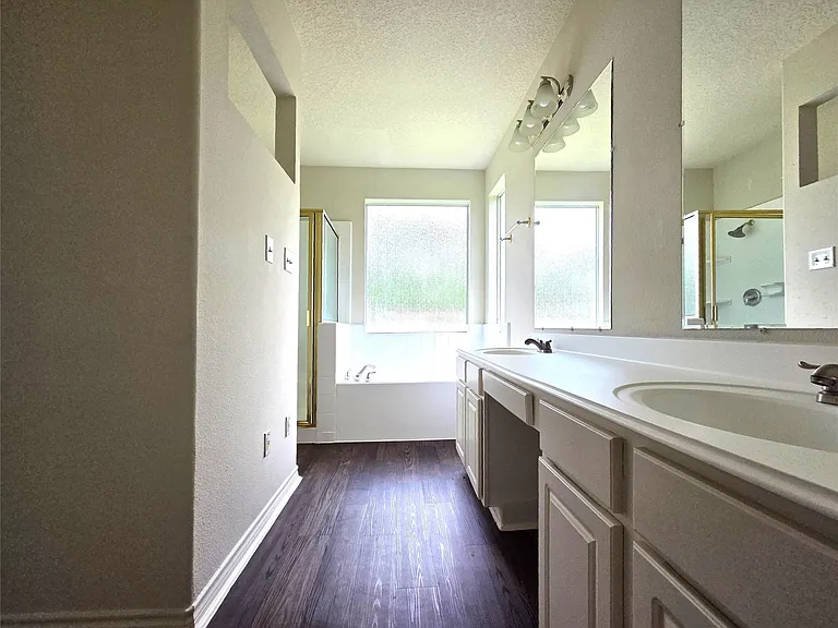 2202 Cherry Hill Ct — Photo 17