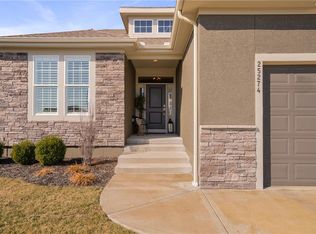 25274 W 83rd Ter, Lenexa, KS 66227