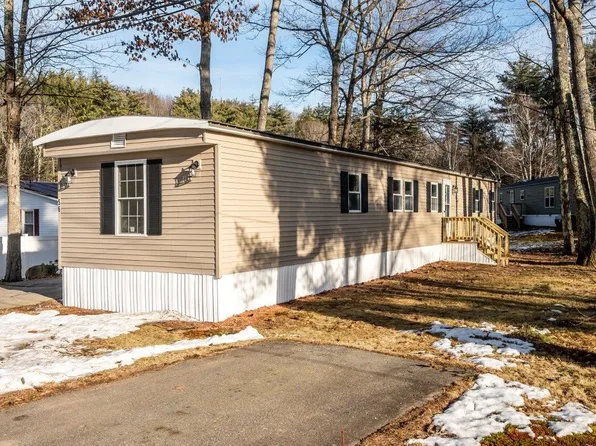 56 Royal Crest Park, Rochester, NH 03867