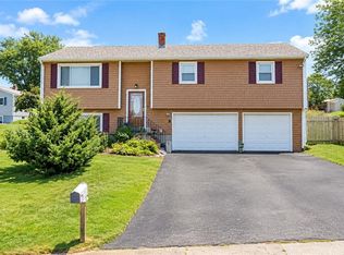 97 Anson Rd, Portsmouth, RI 02871