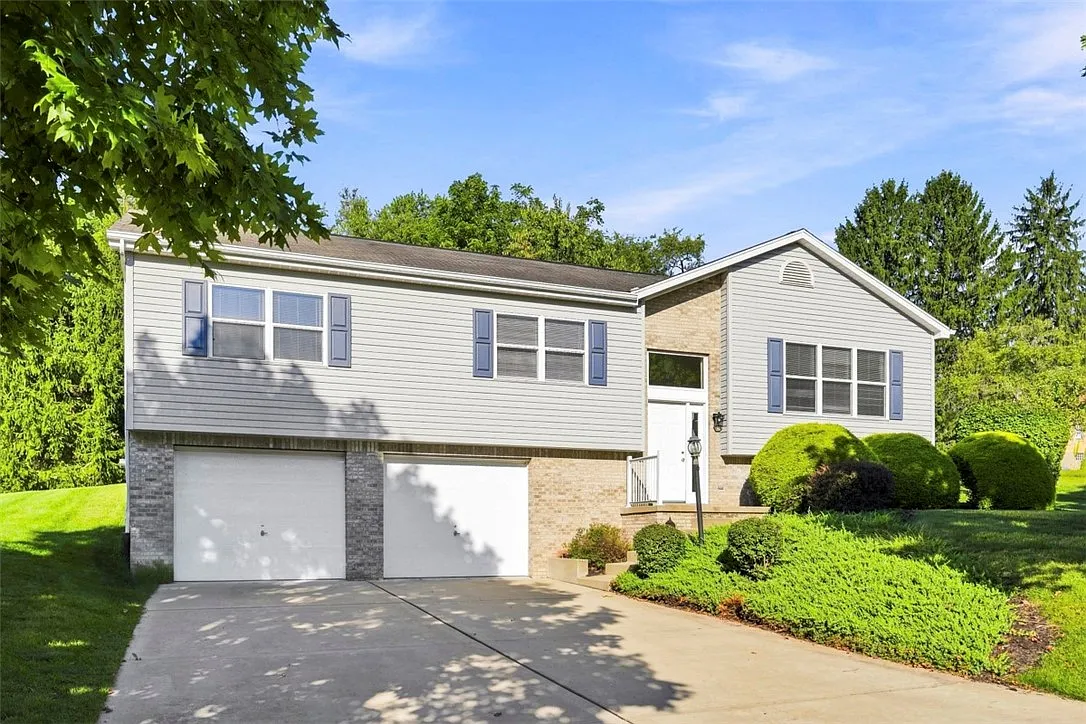 3 bed, 2.5 bath, 1850 sqft, $3,200 — Photo 3