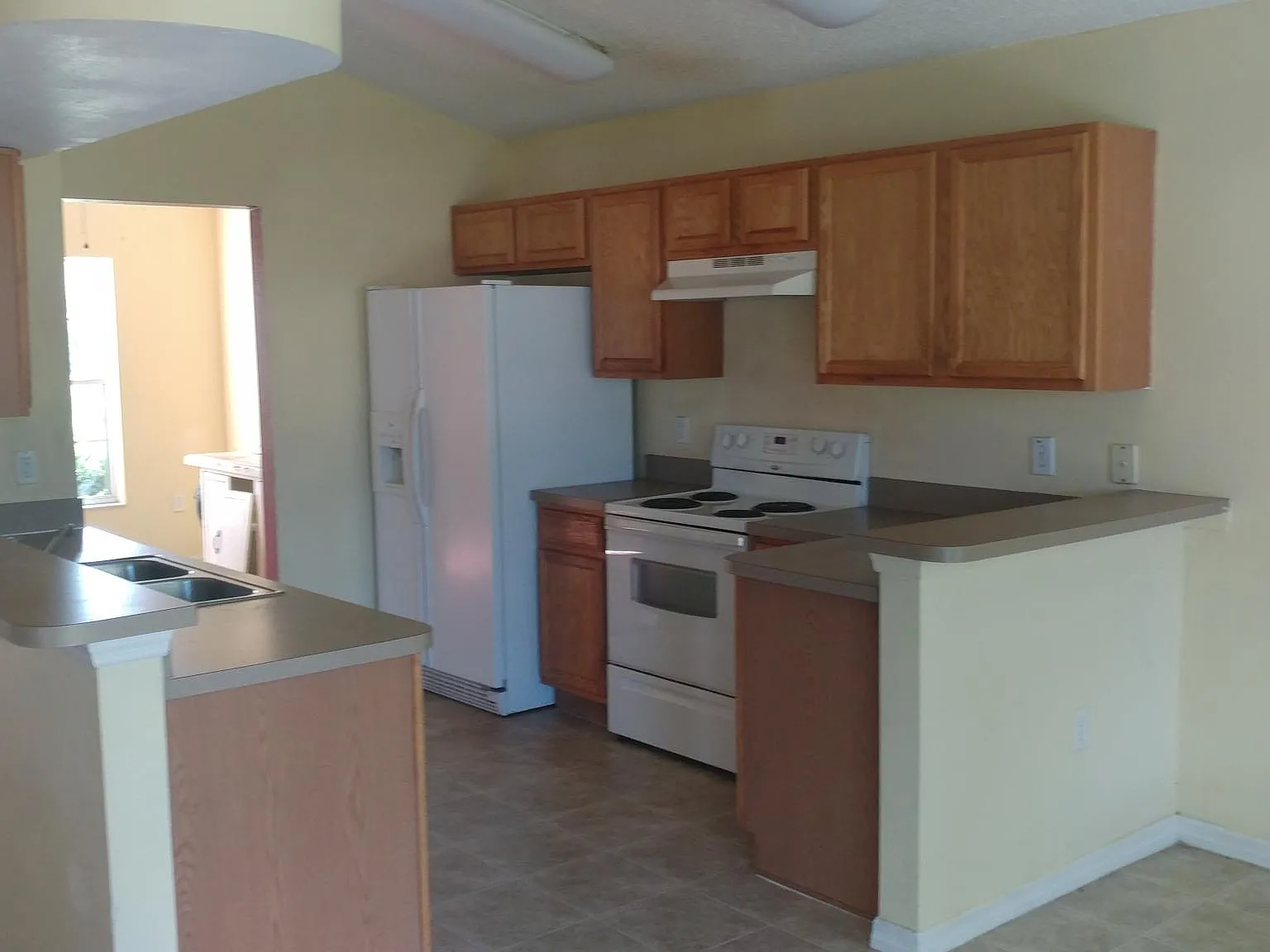 414 Francisco Way — Photo 2
