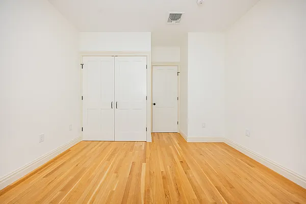 Rented by Compass | media 27