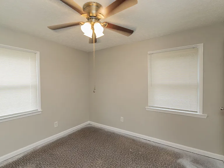 821 Forsythe St — Photo 11