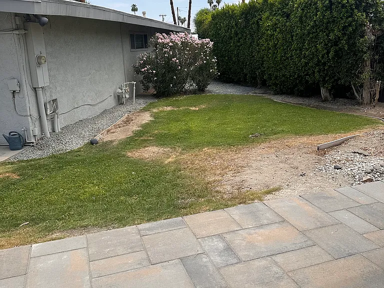 Right side gate of backyard